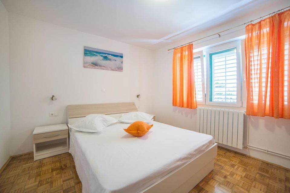 Apartmani Stipan Брела Экстерьер фото