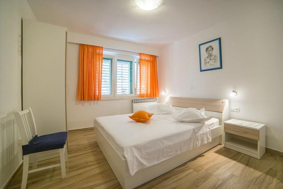 Apartmani Stipan Брела Экстерьер фото