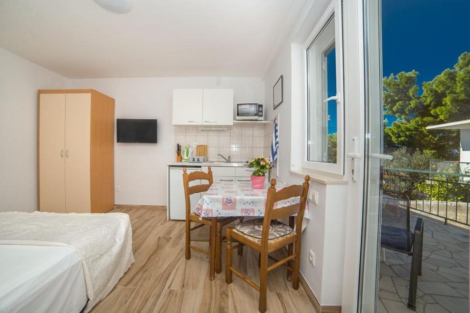 Apartmani Stipan Брела Экстерьер фото