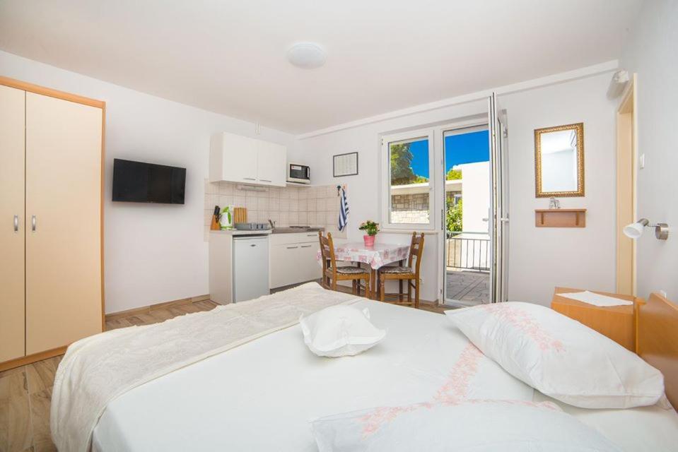 Apartmani Stipan Брела Экстерьер фото