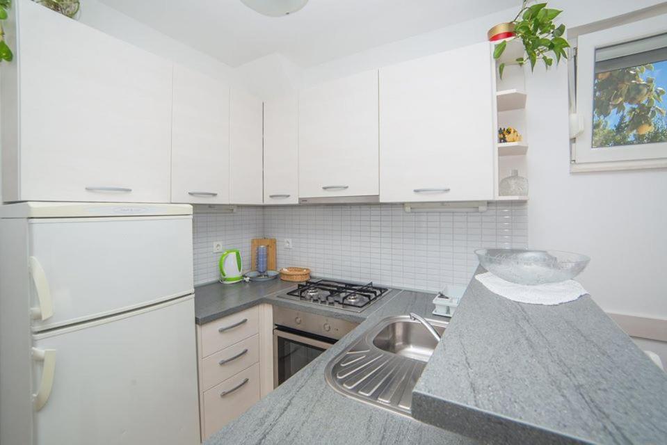 Apartmani Stipan Брела Экстерьер фото